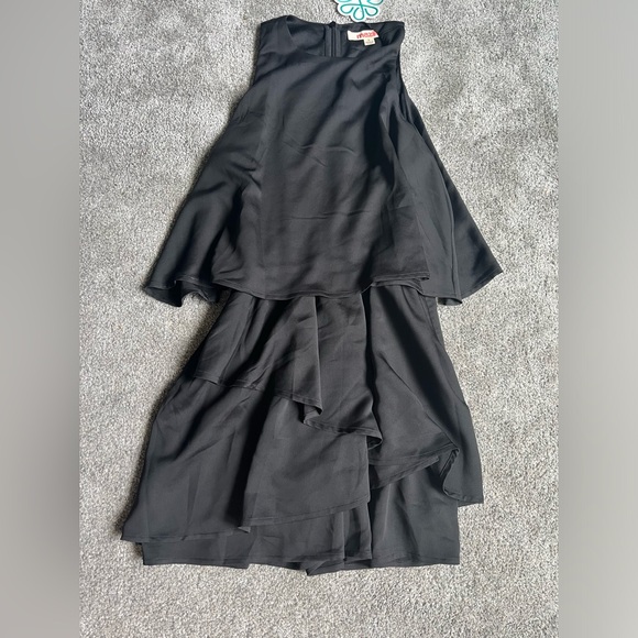 Black Ruffle Romper - Picture 4 of 6